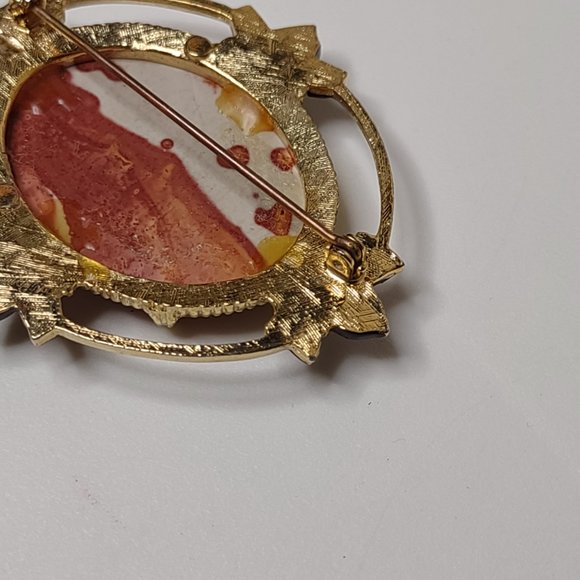 Vintage Oval Shaped Metal And Stone Brooch With Leaves - Picture 11 of 16